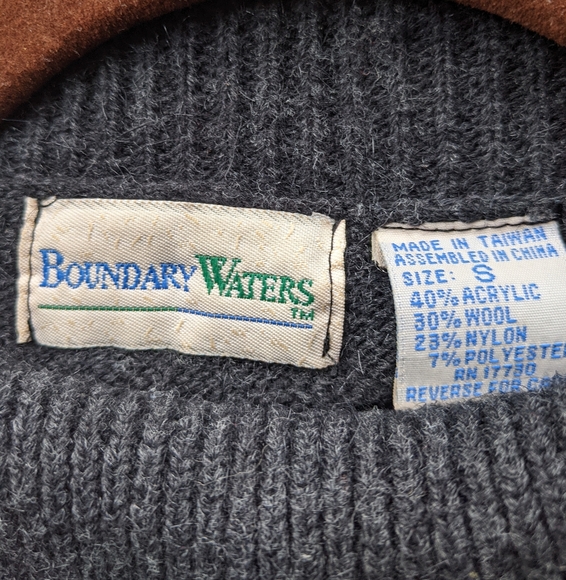 Boundary Waters sweater(vintage) - Picture 2 of 2